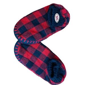 Muk Luks Unisex Bootie Slippers 8-10 Red Black Plaid Knit Cozy Warm NEW